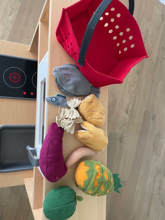 Kuchnia Ikea Duktig z wyposażeniem