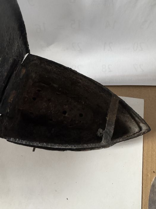 Ferro antigo a carvão