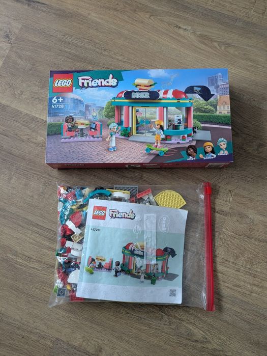 LEGO Friends 41728 Bar w śródmieściu Heartlake