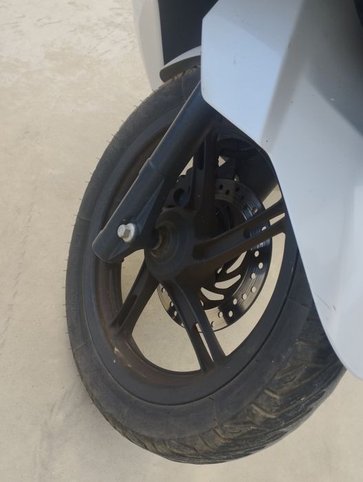Honda PCX 125  branca 2016