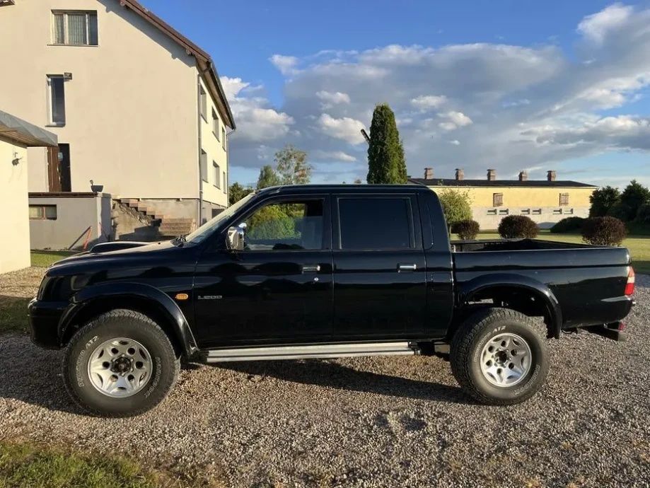 Продам mitsubishi l200 2003 2.5