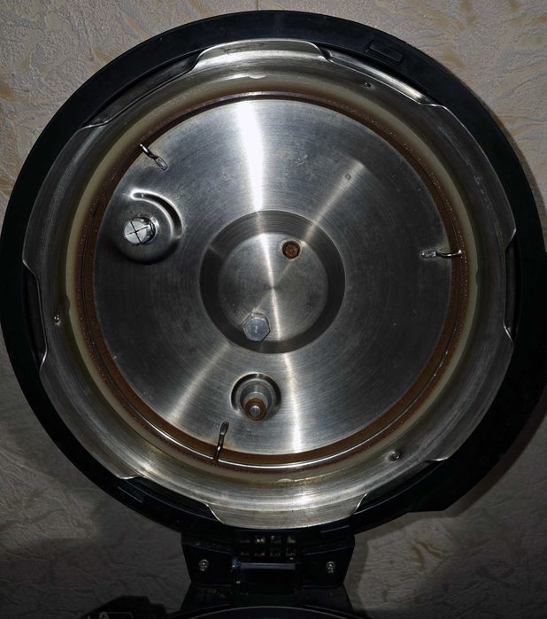 Мультиварка-скороварка REDMOND RMC-M110, 900 Вт, 55 программ, 5 л
