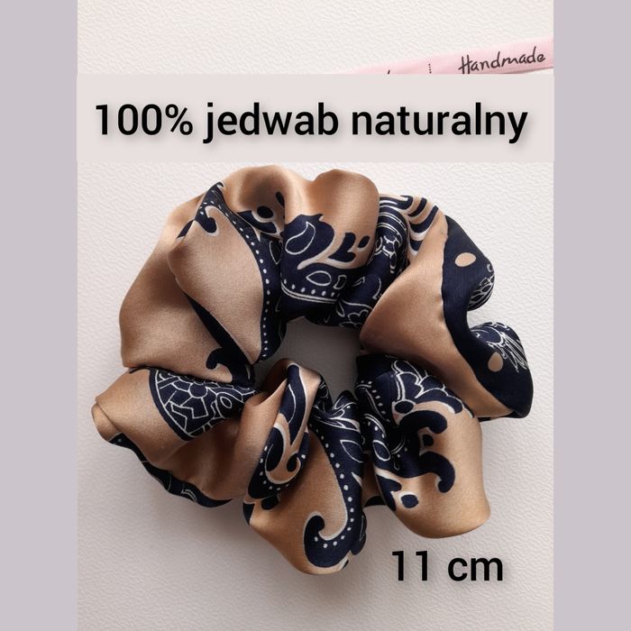 Beżowa duża gumka do włosów scrunchie jedwab naturalny