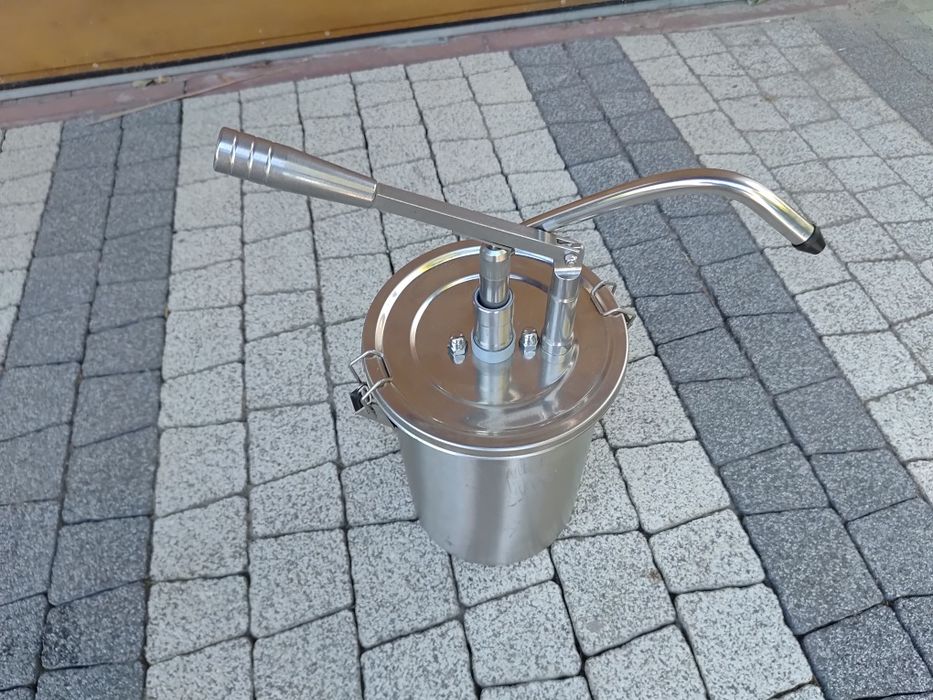 Podajnik dozownik aplikator