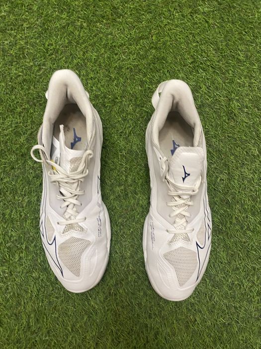 Волейбольні кросівки mizuno