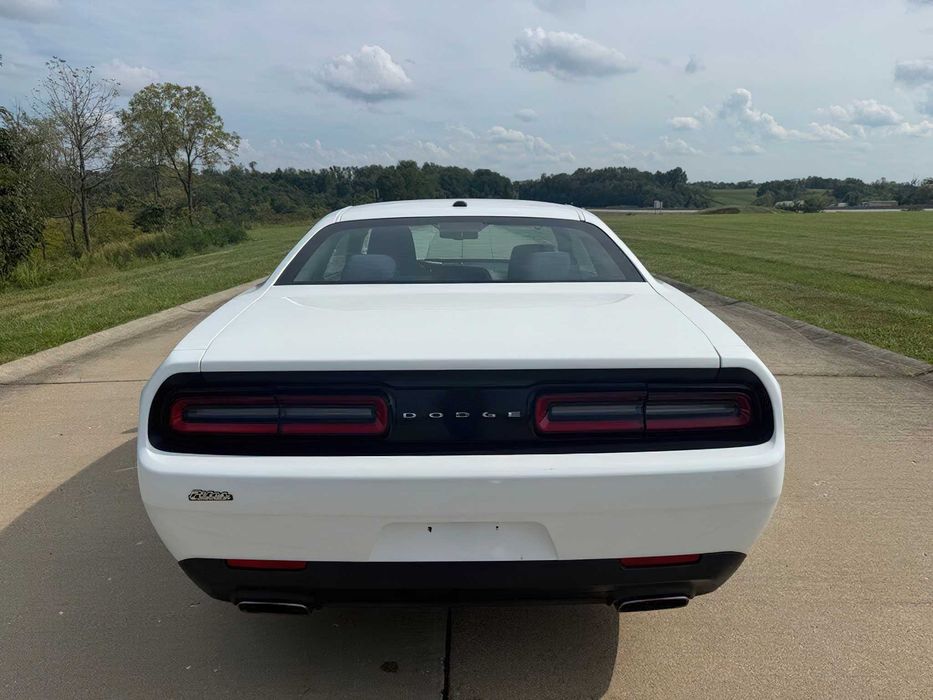 Dodge Challenger      2017