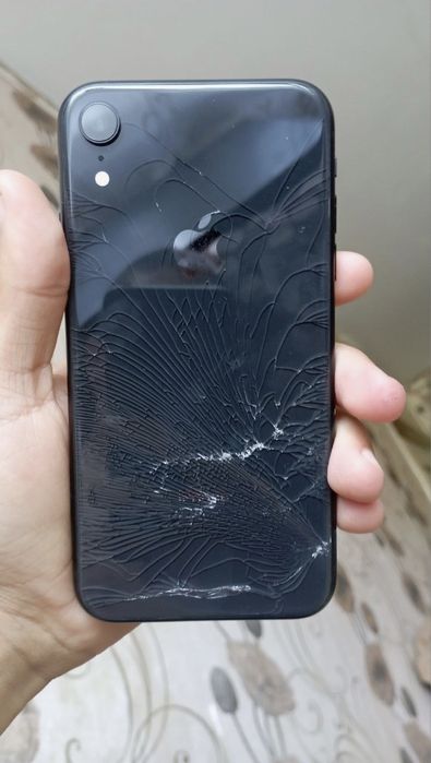 Продам Iphone xr r-sim