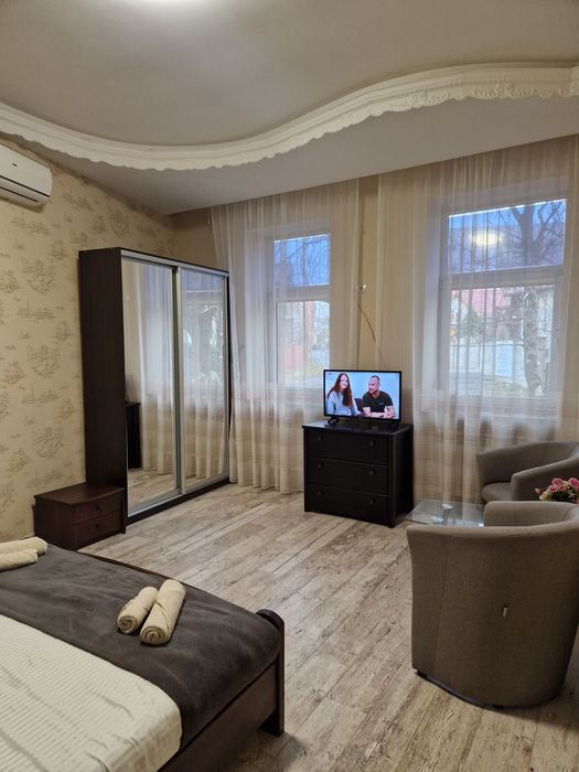 Вільно !!!  Житло подобово, Апартаменти в 5 хв від термальног