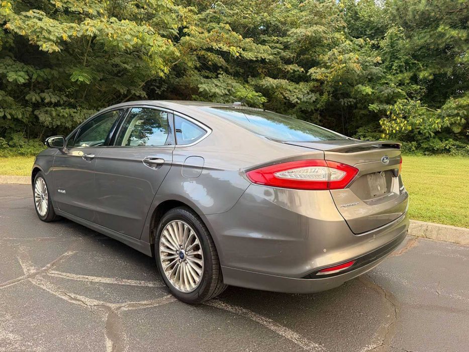 Ford Fusion Titanium      2014
