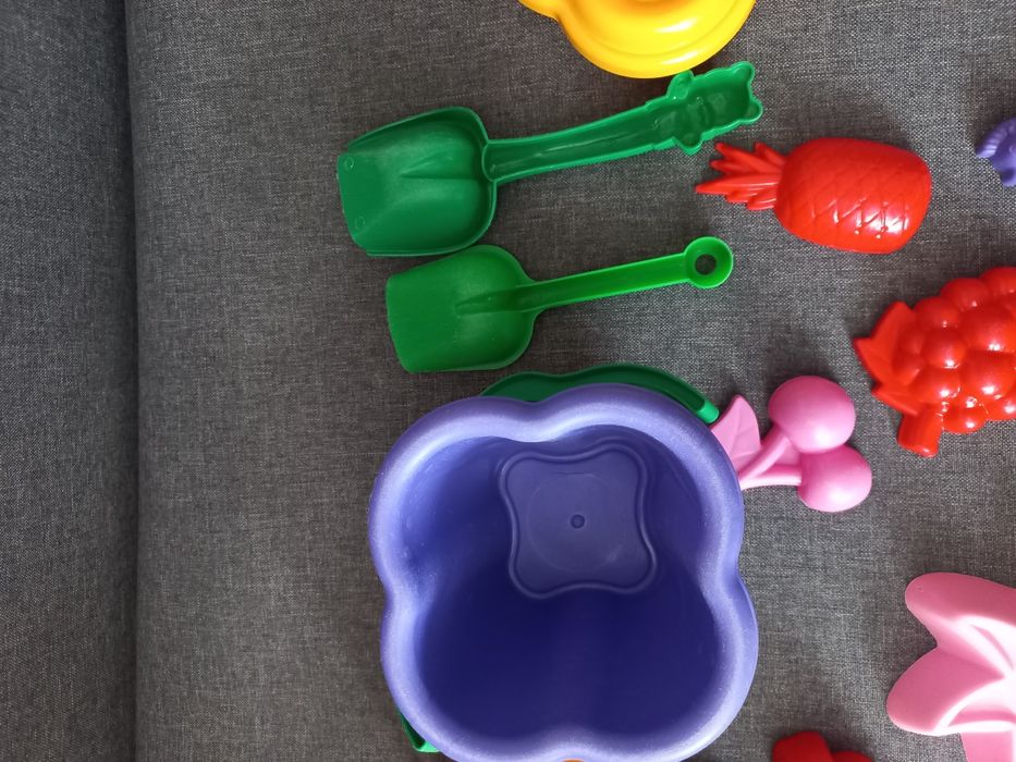 Продам игрушки для песка, пасочки, ведерка и т.д