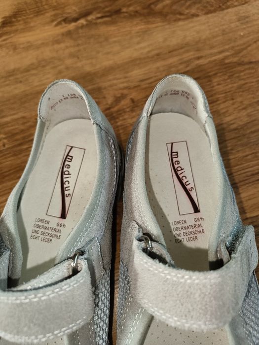 Półbuty damskie 40 39 .5 skórzane medicus adidasy oddychające sandały srebrne