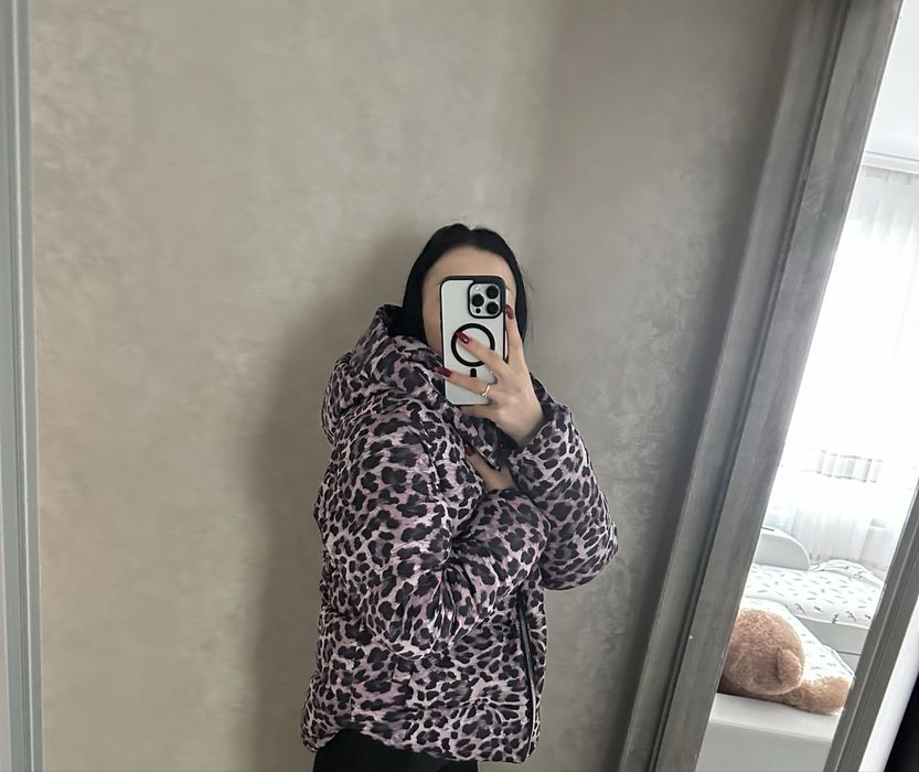 Дві куртки і пакет з одягом за 700