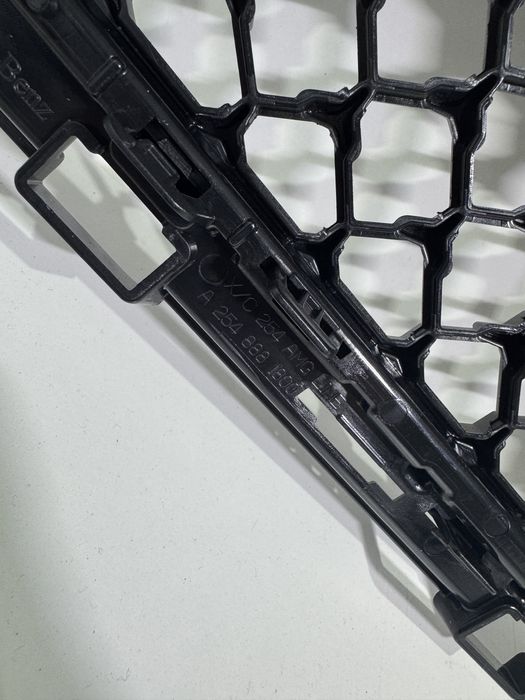 Mercedes-Benz GLC X254 Atrapa Grill AMG Kamera