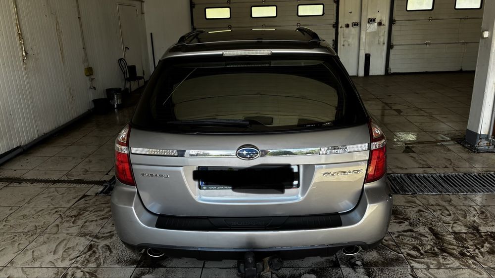 Subaru outback 2,5 автомат 4х4