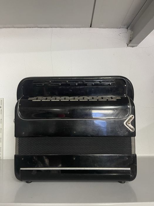 Acordeão Maugein.Fres (preta e vermelha)