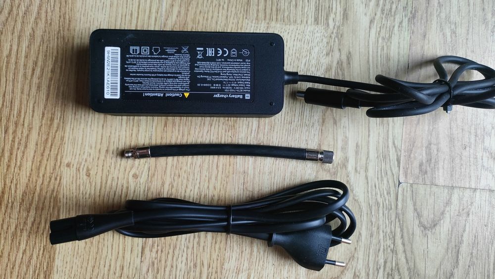 Oryginalna ładowarka do hulajnogi xiaomi/ninebot