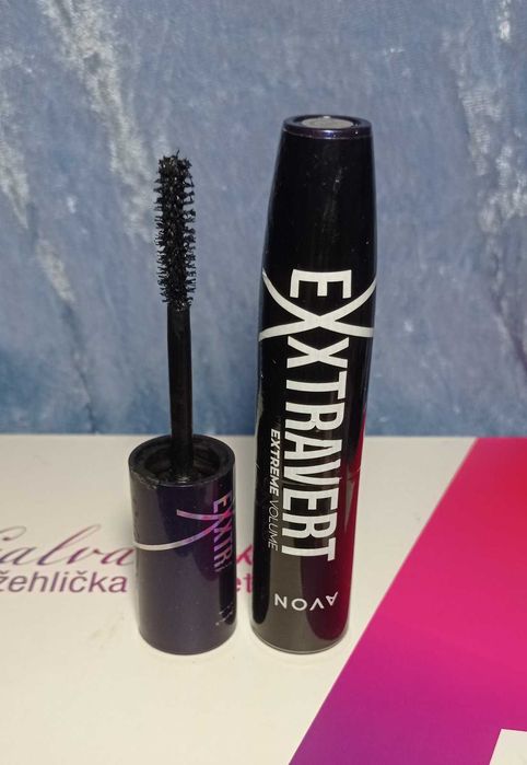 Tusz do rzés Avon Exxtravert