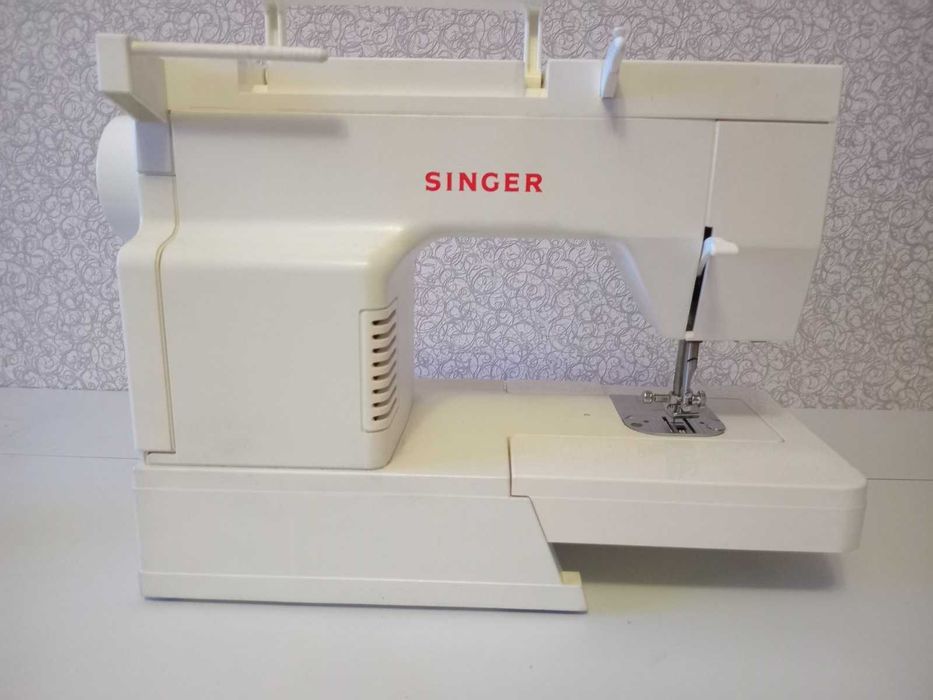 Швейна машина SINGER 2808C