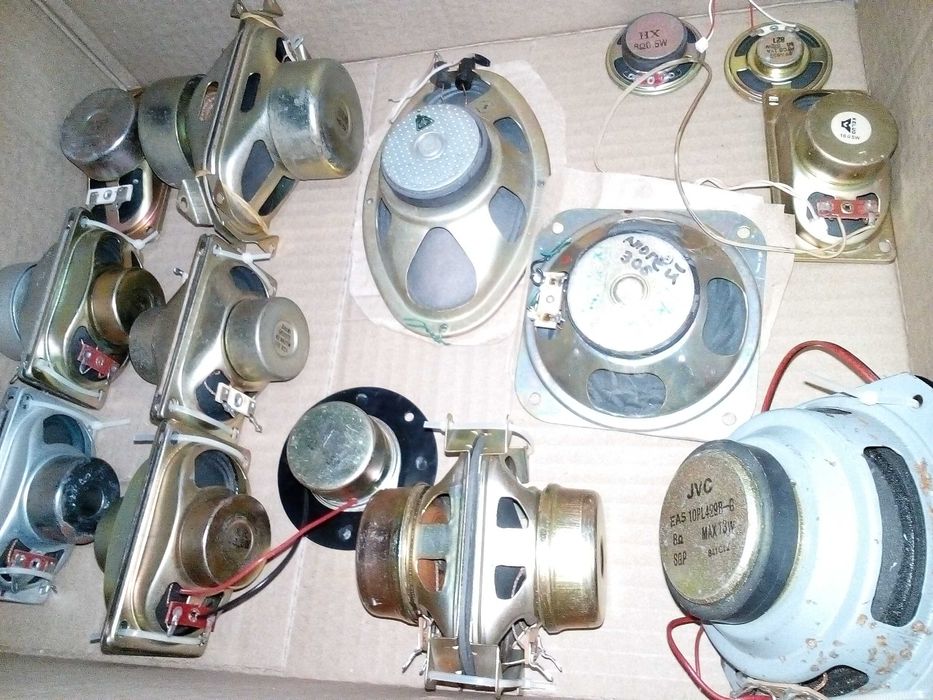 динамики различные с ТВ и др. устройств - 20 шт. лотом