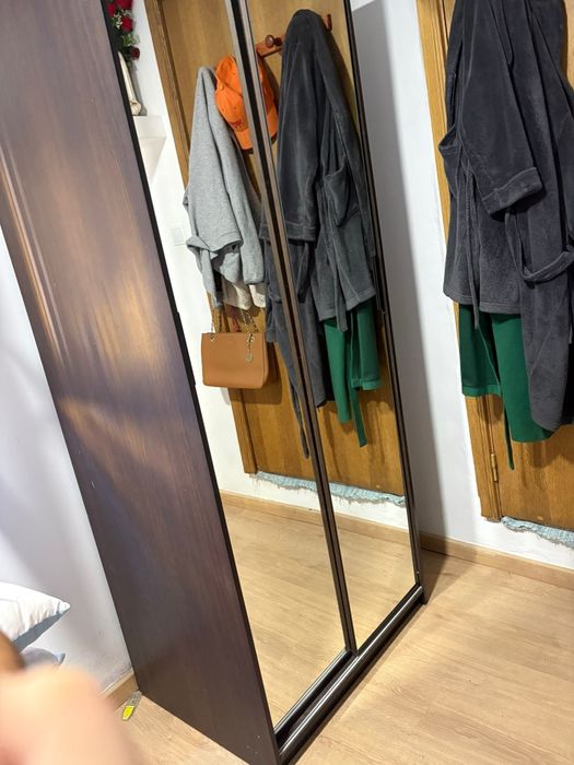 Vendo Roupeiro portas de vidro