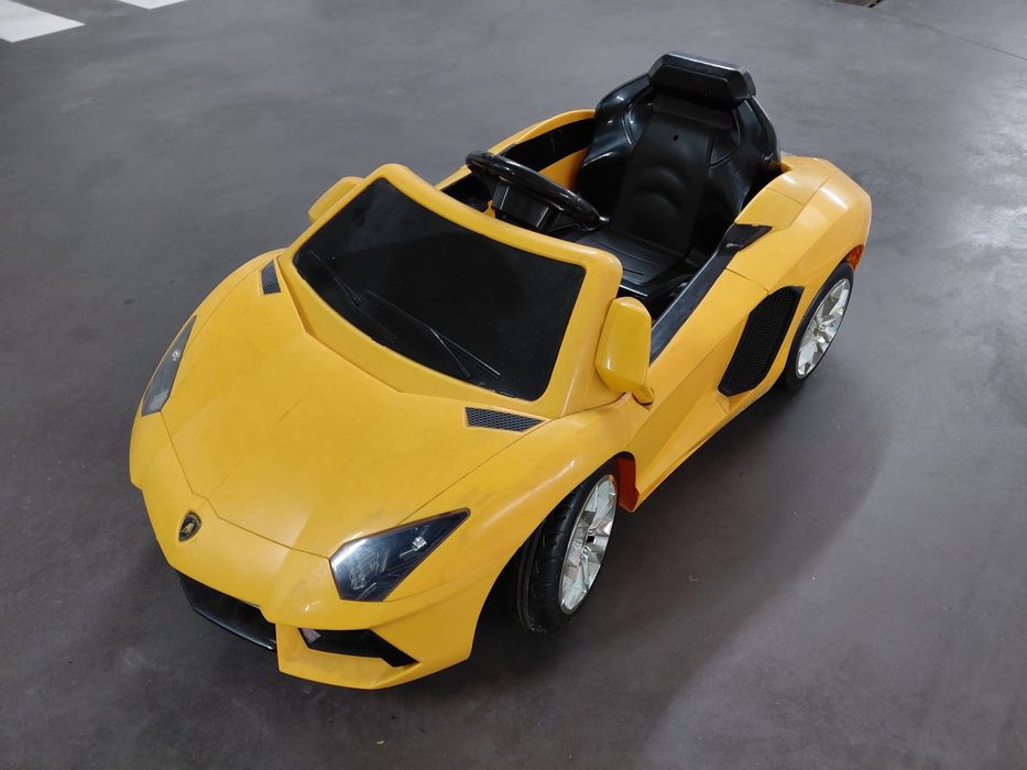 Carro elétrico para criança LAMBORGHINI