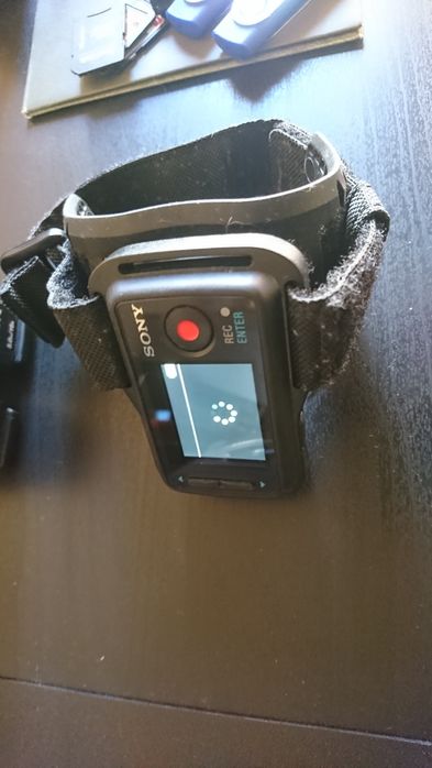 2X 
Sony HDR-AS200 + comando remoto M-LVR2
