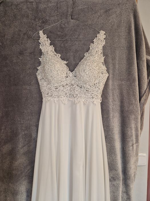 Biała suknia Venitti