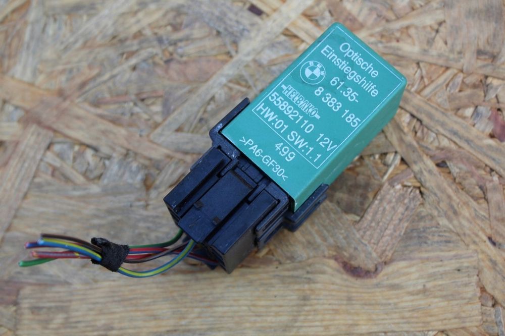 Przekaźnik podświetlanych klamek BMW e38 8383185