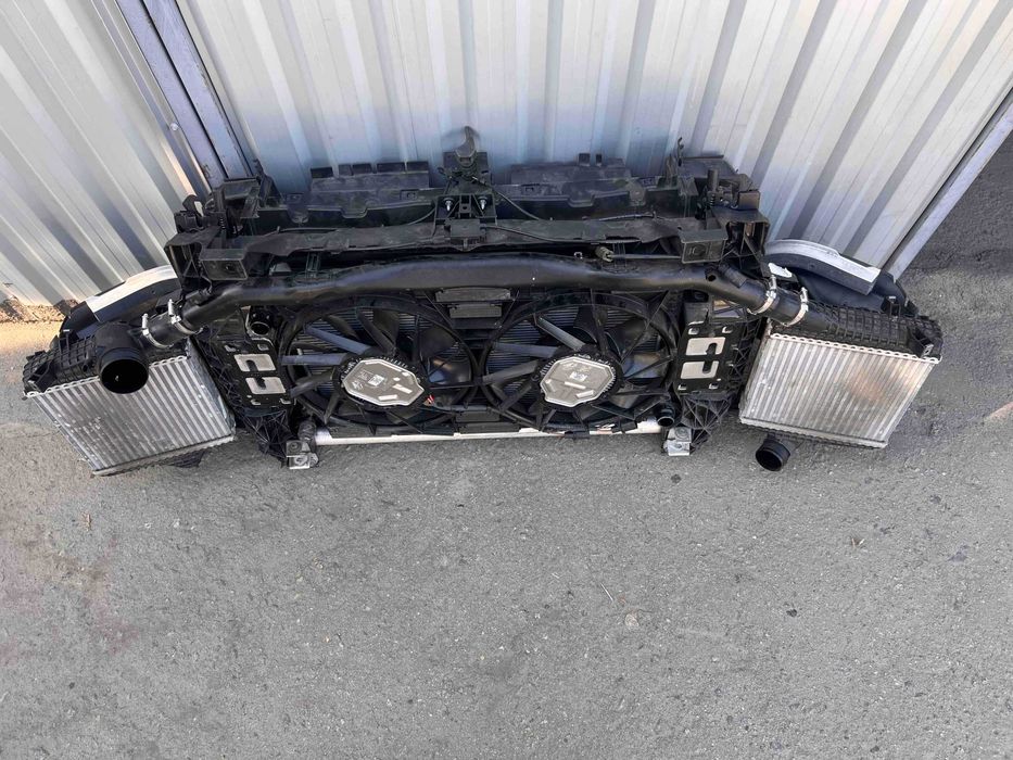 Q7 4M телевізор в зборі пас установочна панель радиатор жалюзи Рестайл