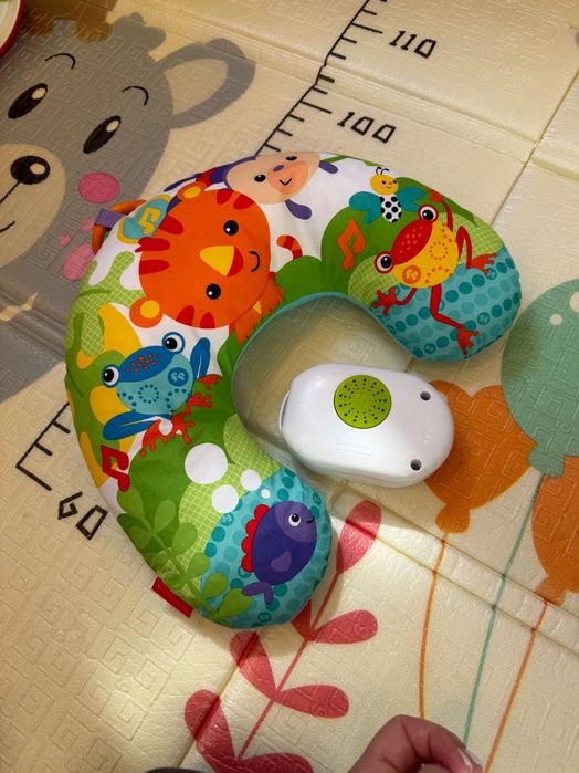 Музична подушка дитяча fisher price з народження, розвиваючі іграшки