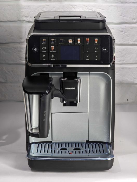 Кавомашина кавоварка Saeco Philips Series 5500 ВІТРИННИЙ ЗРАЗОК