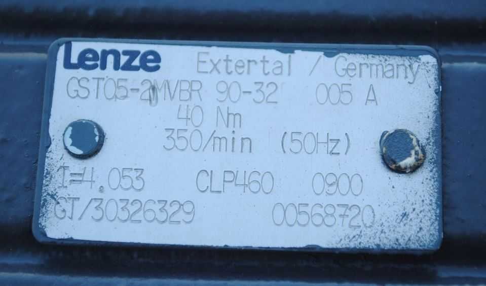 Motoreduktor 1.5kw. 350obr./min. LENZE GST05-2MVBR90-32
