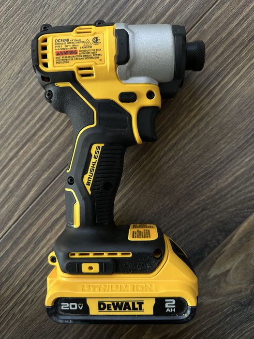 Набір шуруповертів Dewalt DCK227D2.20v