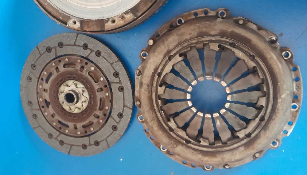 Sprzegło tarcza koło dwumasowe Fiat Grande Punto 1.3 Multijet 90 KM