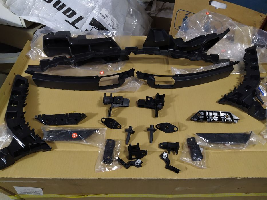 Крепления фар Форд фьюжен 13-17 18-20 г крепления фар бампера