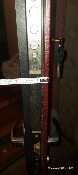 Продвм Вхідні металеві двері