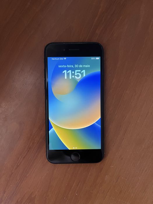 iPhone SE 2020 64 GB in excellent condition64740112377347121