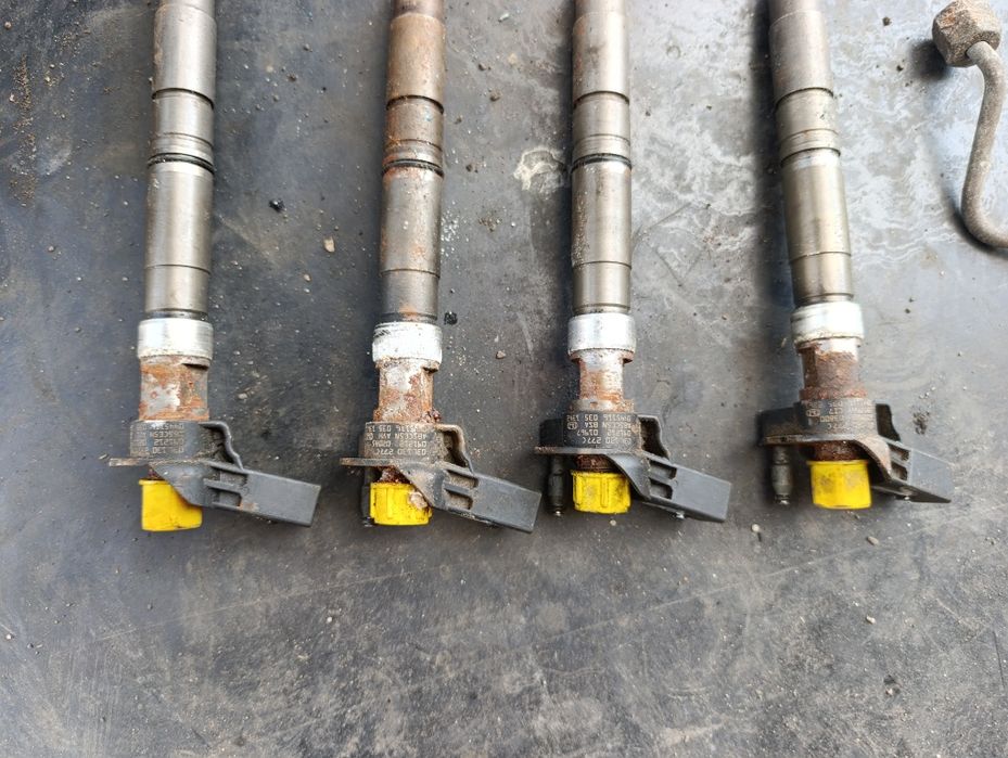 Wtryski pompowtryskiwacze przewody listwa paliwowa VW t5 t6 2.0 TDI