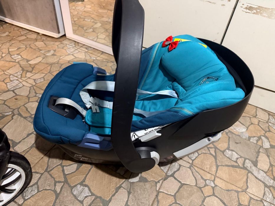 Sprzedam dwa foteliki Cybex z bazą izofix