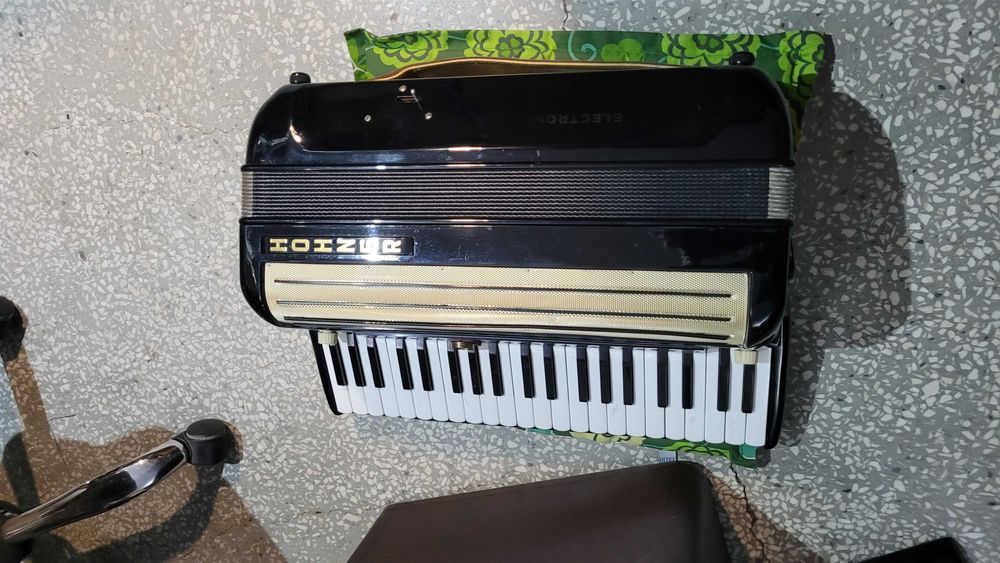 Hohner ELECTRONIUM syntezator akordeonowy,  lampowy 1950r