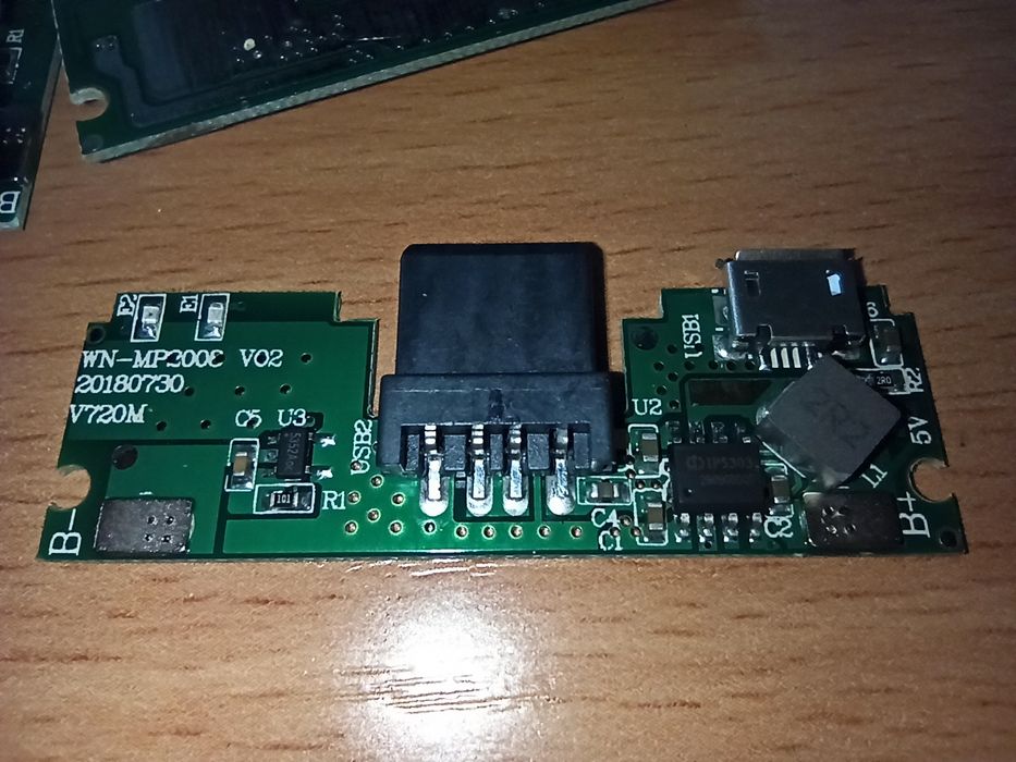 Плата павербанка USB microUSB 5в 1a 4.2в  ip5303 18650