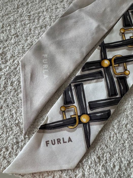 Piękna jedwabna opaska Furla na torebkę