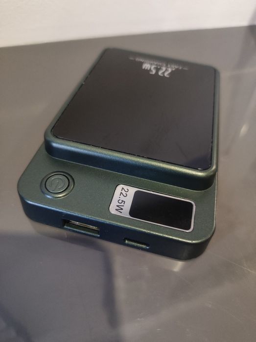 Powerbank carregamento por indução e cabo