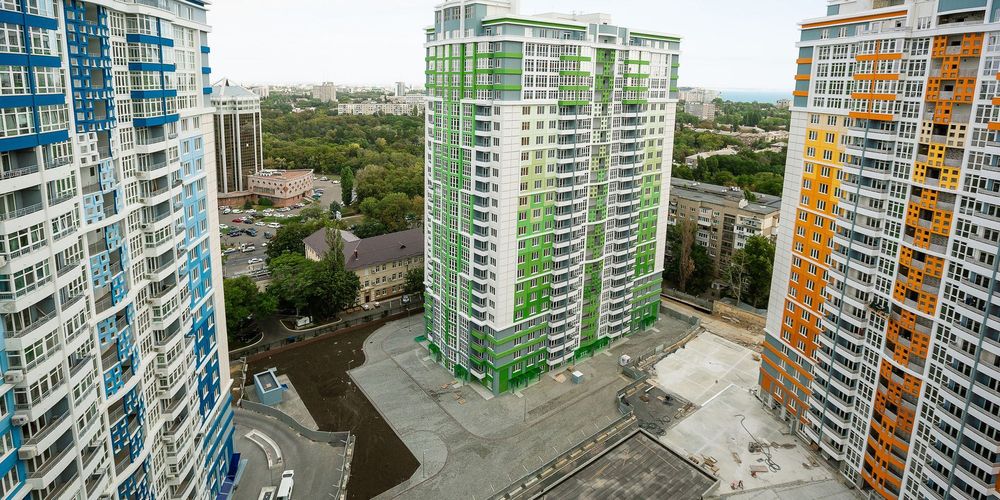 Квартира с тремя спальнями и кухней-студией на пр.Гагарина, новый дом!