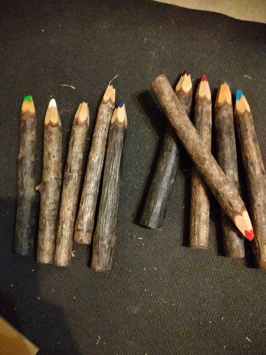 Lápis esferográficas material escolar