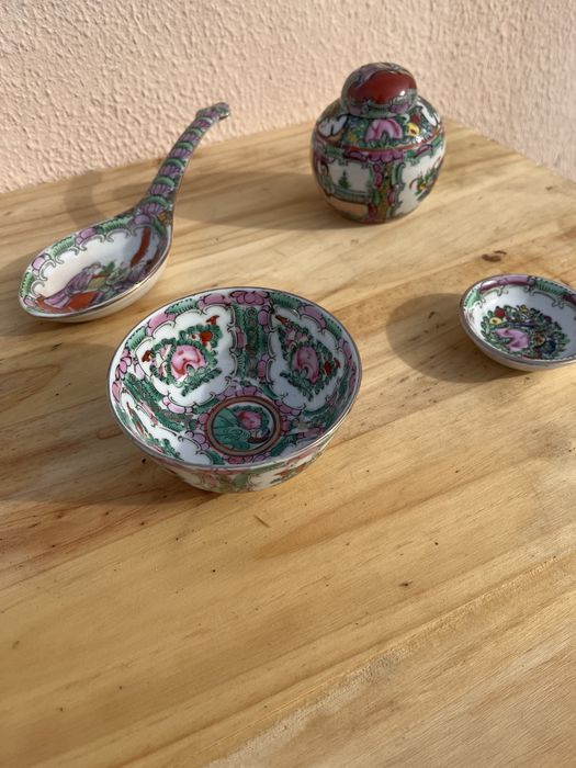 Peças antigas de porcelana chinesa (pintadas á mão)