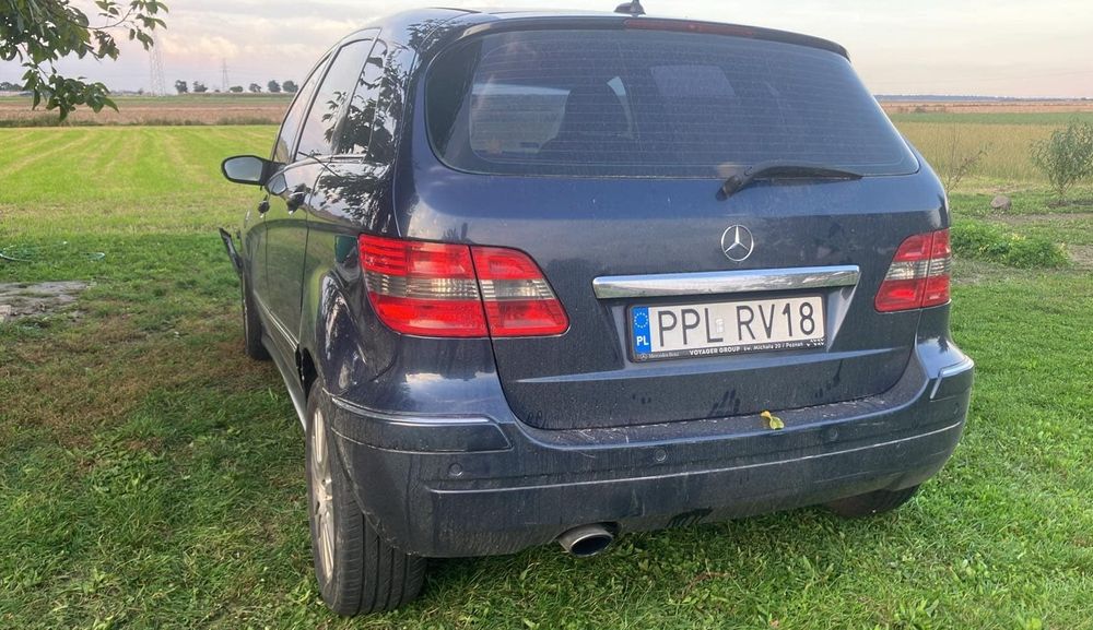 Zderzak tylny Mercedes B 200.2006 rok