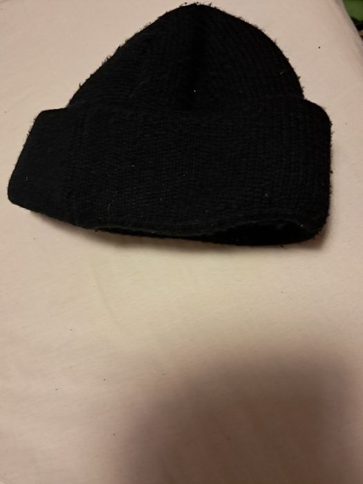 Чёрная шерстяная аязаная шапка