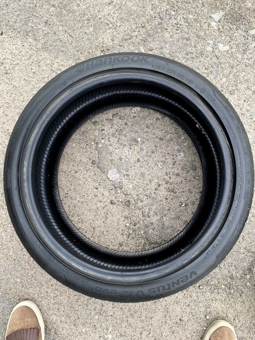 продам шини Hankook 225/40/18 2шт