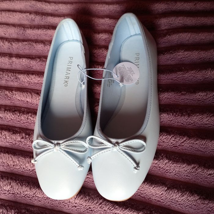 Продам нові гарні туфлі.